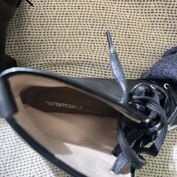 Intentionally Blank Black Lace-Up Ankle Boots - Picture 4 of 6